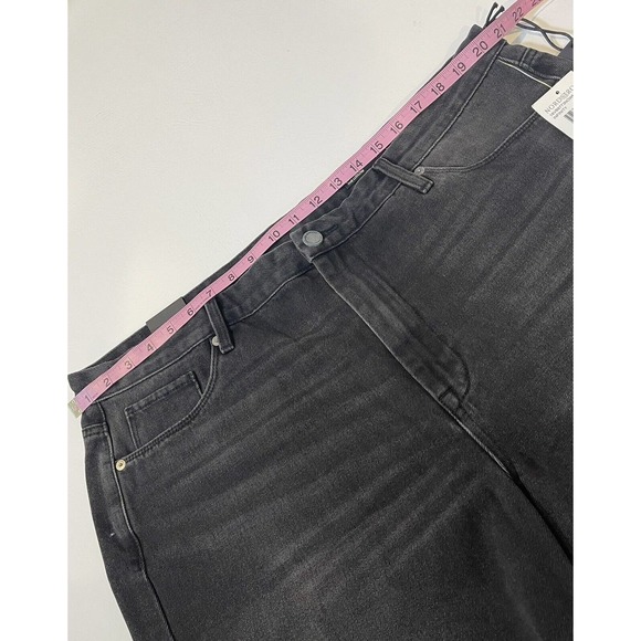 NWT Blank NYC The Ludlow Crop Girlfriend Black Denim Shorts. Size 18W. - Picture 4 of 7